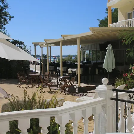 Beachfront In 4star - 希典